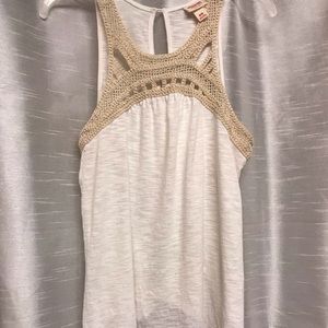 White and beige lace tank top.